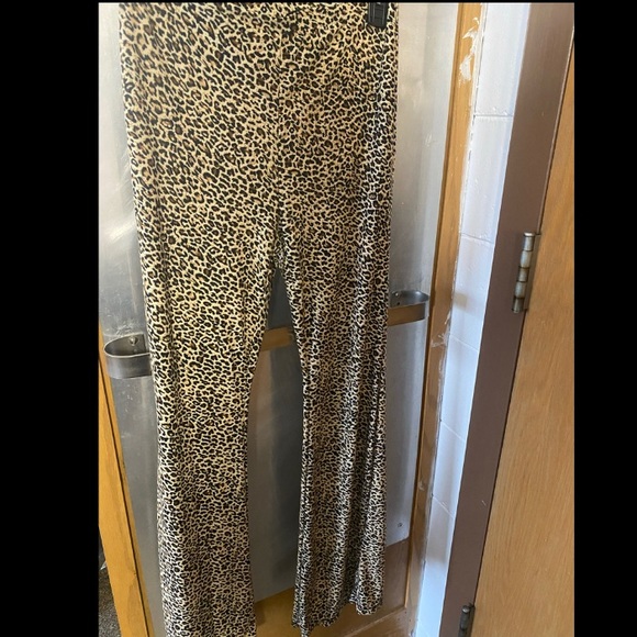 Leopard flare pants - Picture 3 of 3
